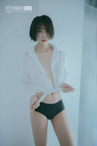 大美女光着全身子的样子